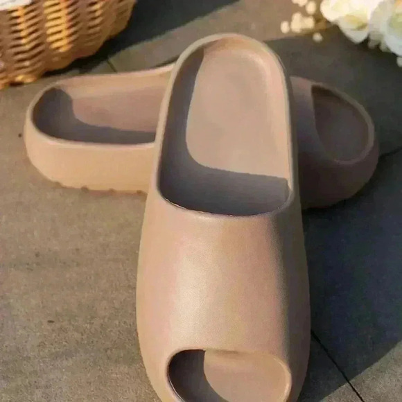 Brown Casual Women's Anti-Slip Slippers - Picture 4 of 7